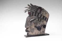 Maya III, H 40 cm, Keramik, Raku, Stahl